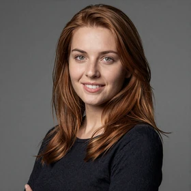 Profile photo of Lucia